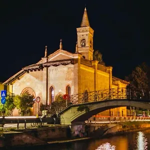 https://monolocale-sui-navigli.italymilanhotels.net